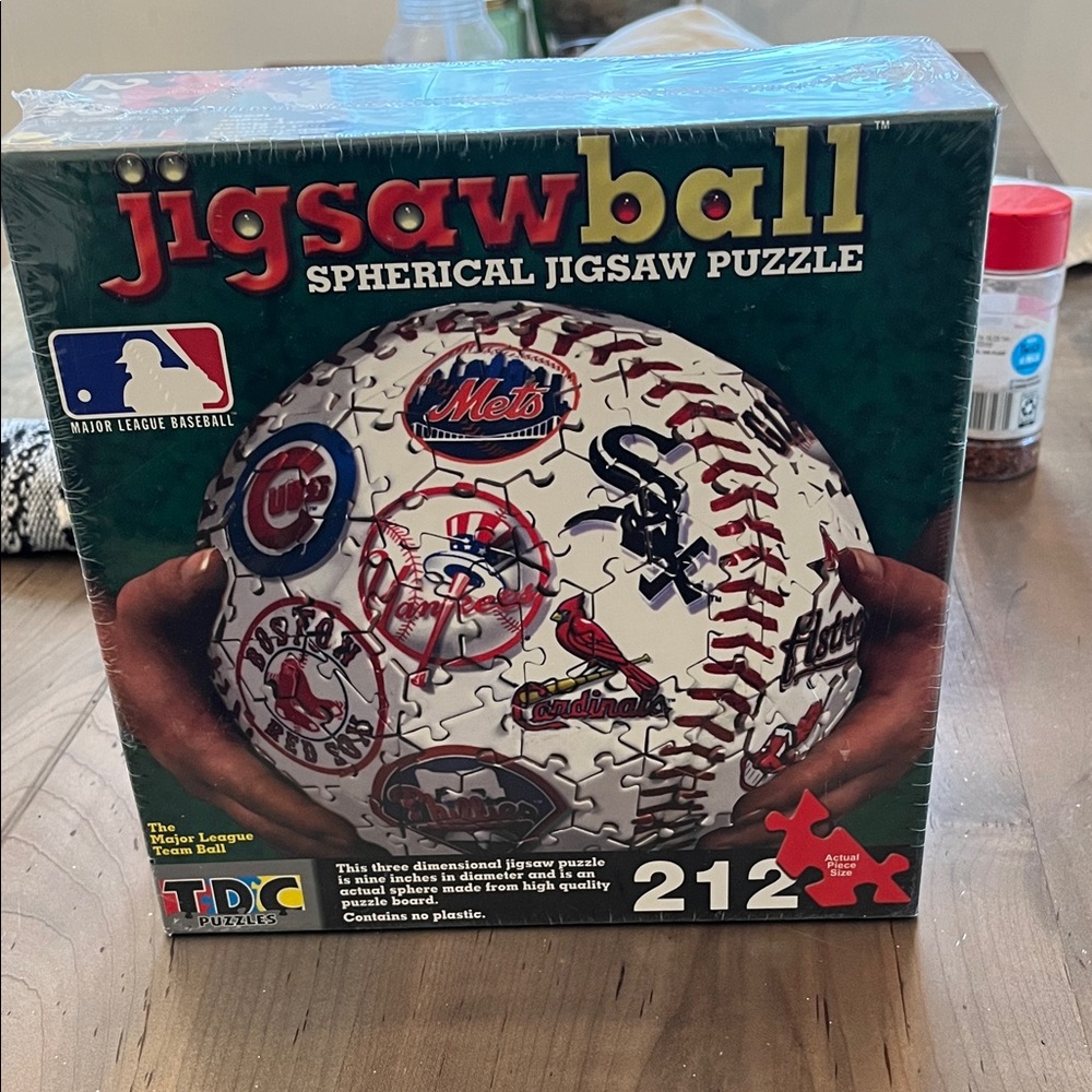 NEW In shrink wrap.  MLB! Jigsawball Spherical Puzzle - White